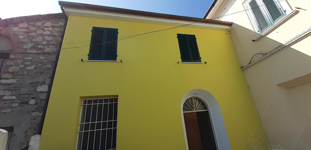 La Casa Gialla Del Ristoro Agricolo Vecchiano Luaran gambar