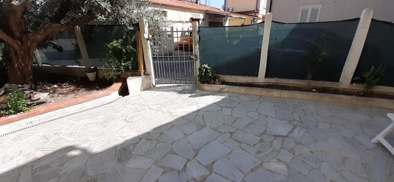 La Casa Gialla Del Ristoro Agricolo Vecchiano Luaran gambar